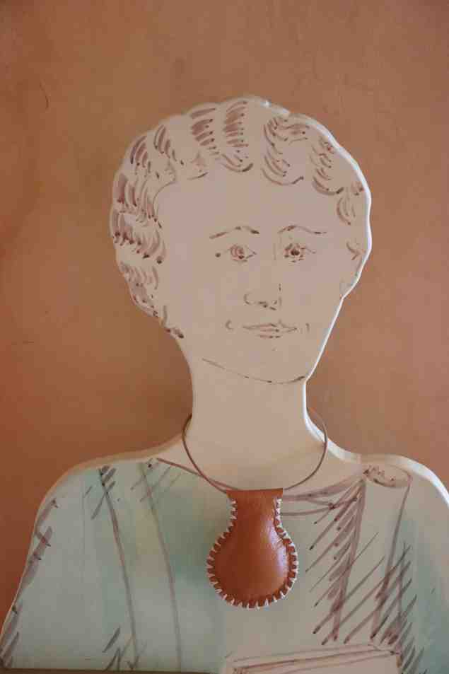 Je fabrique ma bulla en cuir